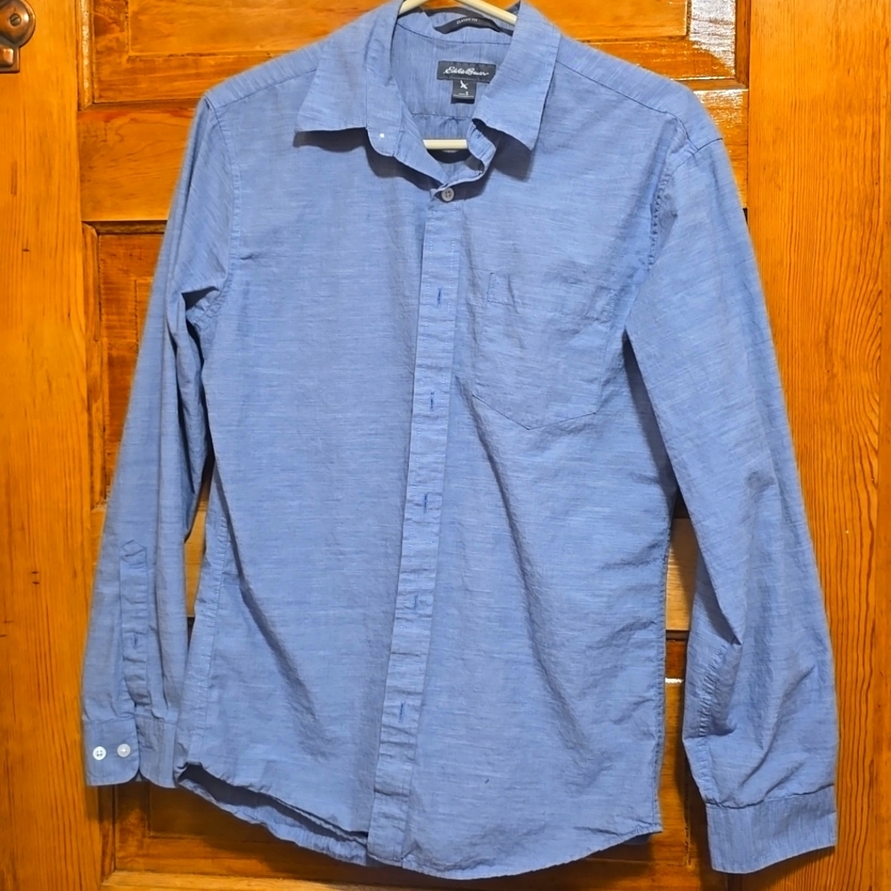 Eddie Bauer Long-sleeved Classic Fit  button down blue shirt S